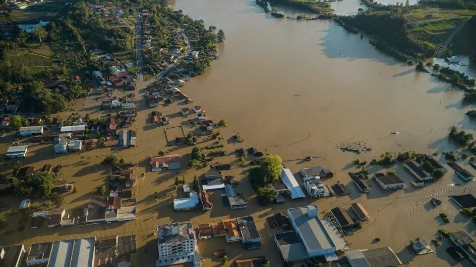 Chuvas Em Sc Deixam 6 Mortos E 125 Cidades Em Estado De Emergência Metrópoles 