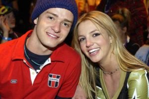 Britney Spears e Justin Timberlake posam juntos na época em que namoraram - Metrópoles