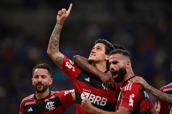 Flamengo e Santos jogam em Brasília com objetivos diferentes na