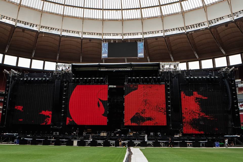 File:Roger Waters no Estádio Mané Garrincha, Brasília, Brasil