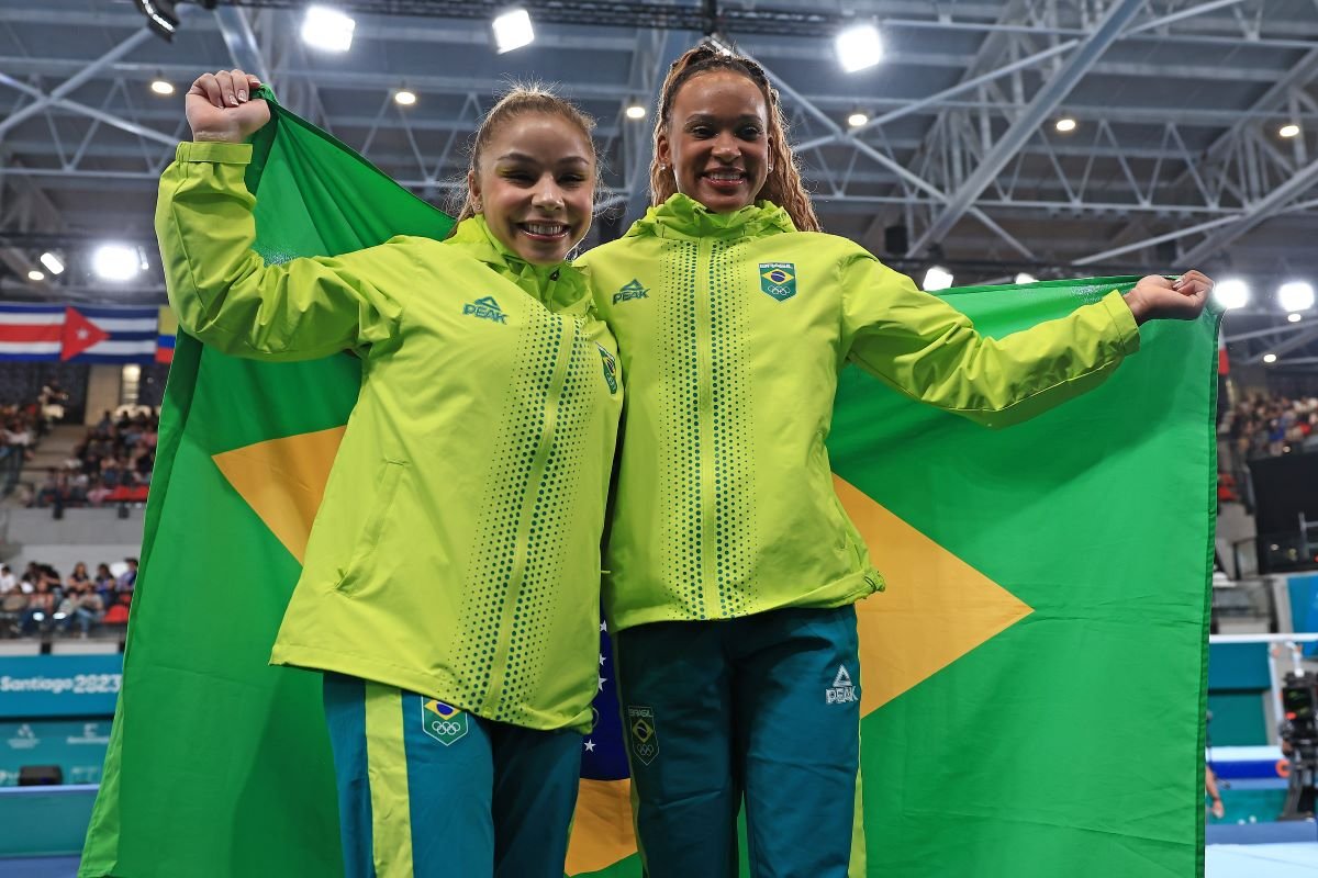 Flávia Saraiva e Rebeca Andrade disputarão finais no Mundial