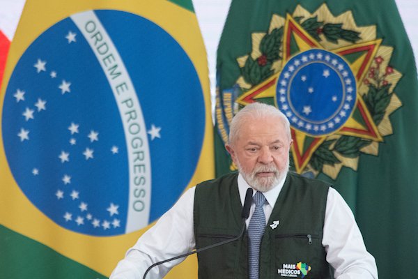 Após acomodar Centrão, Lula defende quantidade de ministérios