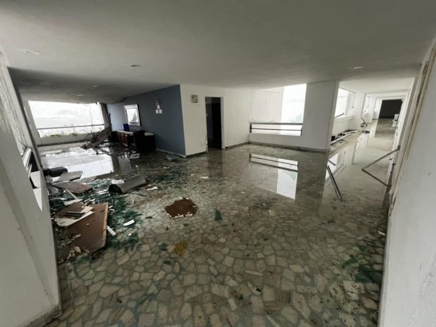 Hotel do Chaves em Acapulco destruído pelo Furacão Otis