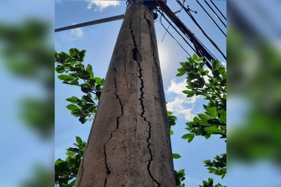 Postes em péssima qualidade no Jardins Mangueiral