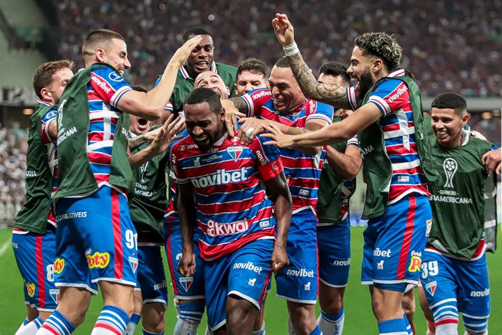 Jogadores do Fortaleza comemorando