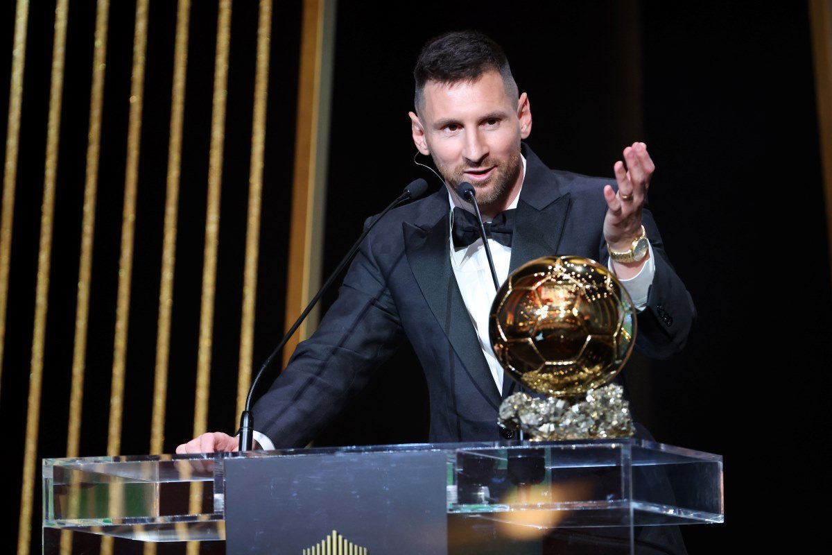 Messi vence Bola de Ouro 2023 de melhor jogador pela oitava vez - Jornal  Joca