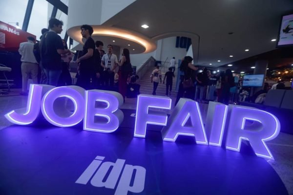 IDP promove a Job Fair, evento que conecta universitários a empresas