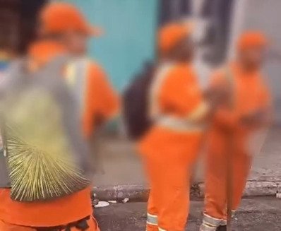 Falsos funcionários da prefeitura cobram moradores por limpeza urbana