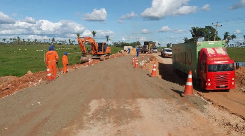 Empreiteira sem licitação