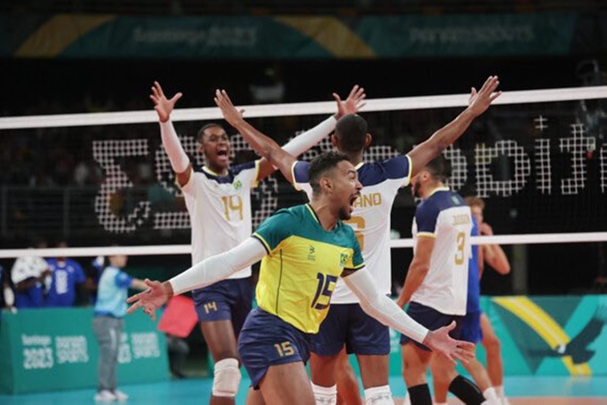 CBV on X: A seleção masculina está nas semifinais do Pan de Santiago 2023.  🇧🇷💪 Com 29 pontos de Darlan, o Brasil derrotou Cuba por 3 sets a 2 nesta  quarta-feira (01.11)