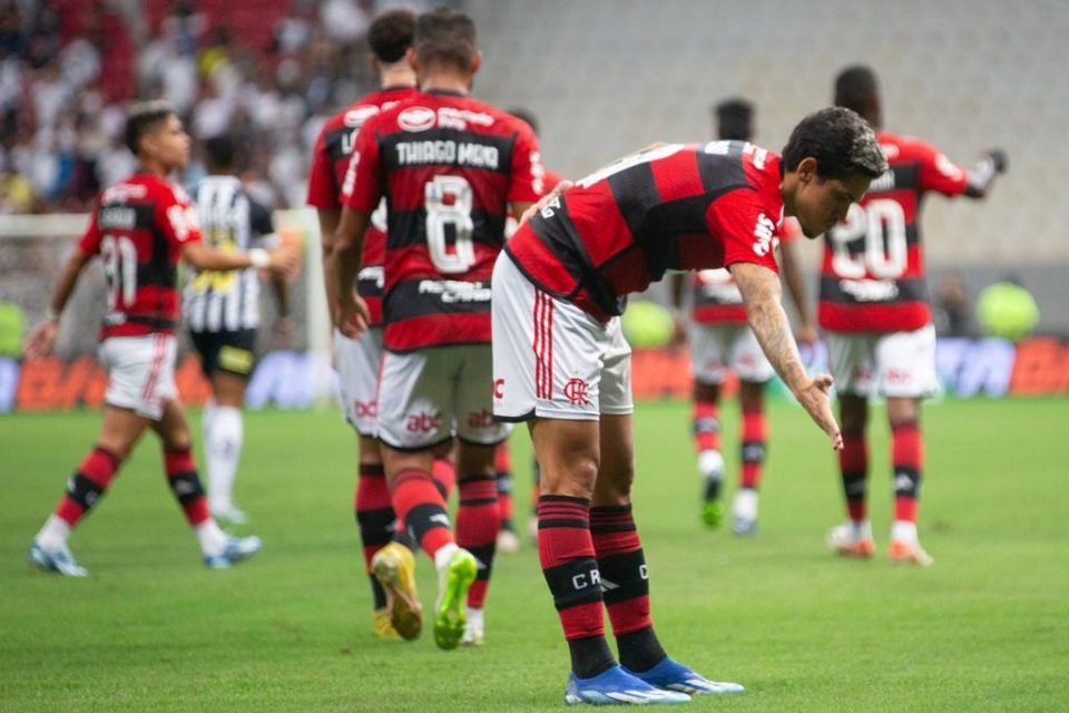 Flamengo planeja pré-temporada nos EUA e quer jogo contra time de Messi :  r/CRFla