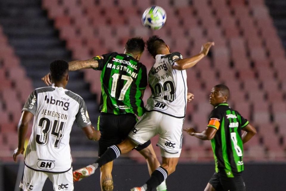 Atlético-MG sai atrás, mas busca empate com lanterna América-MG após  expulsão