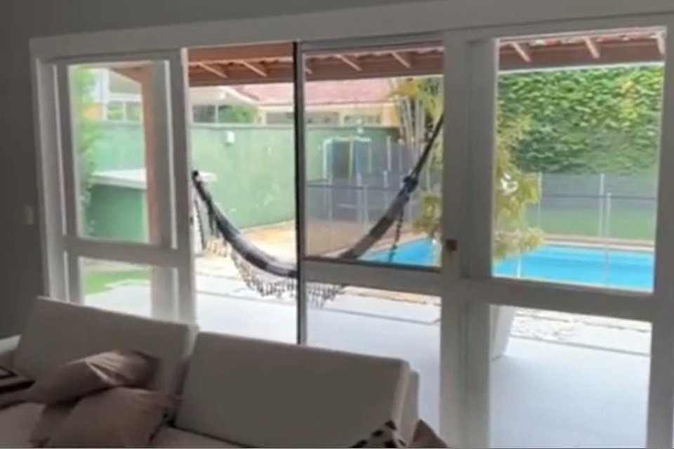 Imagem colorida mostra Casa de Taillon em Angra dos Reis, no valor de R$ 2 milhões - Metrópoles