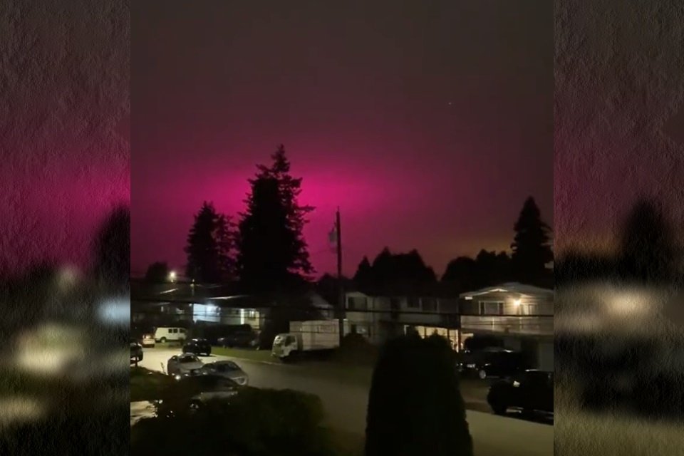 Imagem colorida mostra Céu de cidade canadense fica rosa por causa de estufa de maconha - Metrópoles