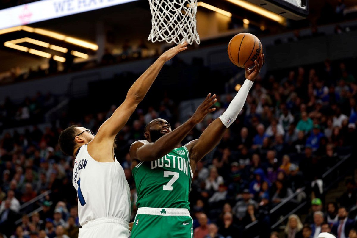 Timberwolves vencem Celtics e derrubam últimos invictos da temporada