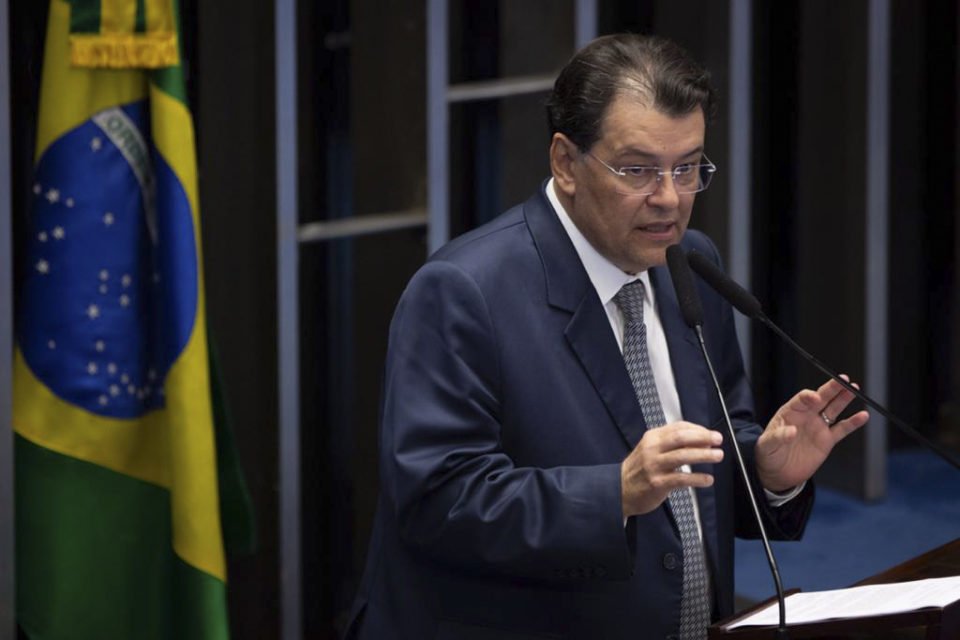 Relator da reforma tributária, senador Eduardo Braga (MDB AM), acaba de votar favorável ao parecer - Metrópoles