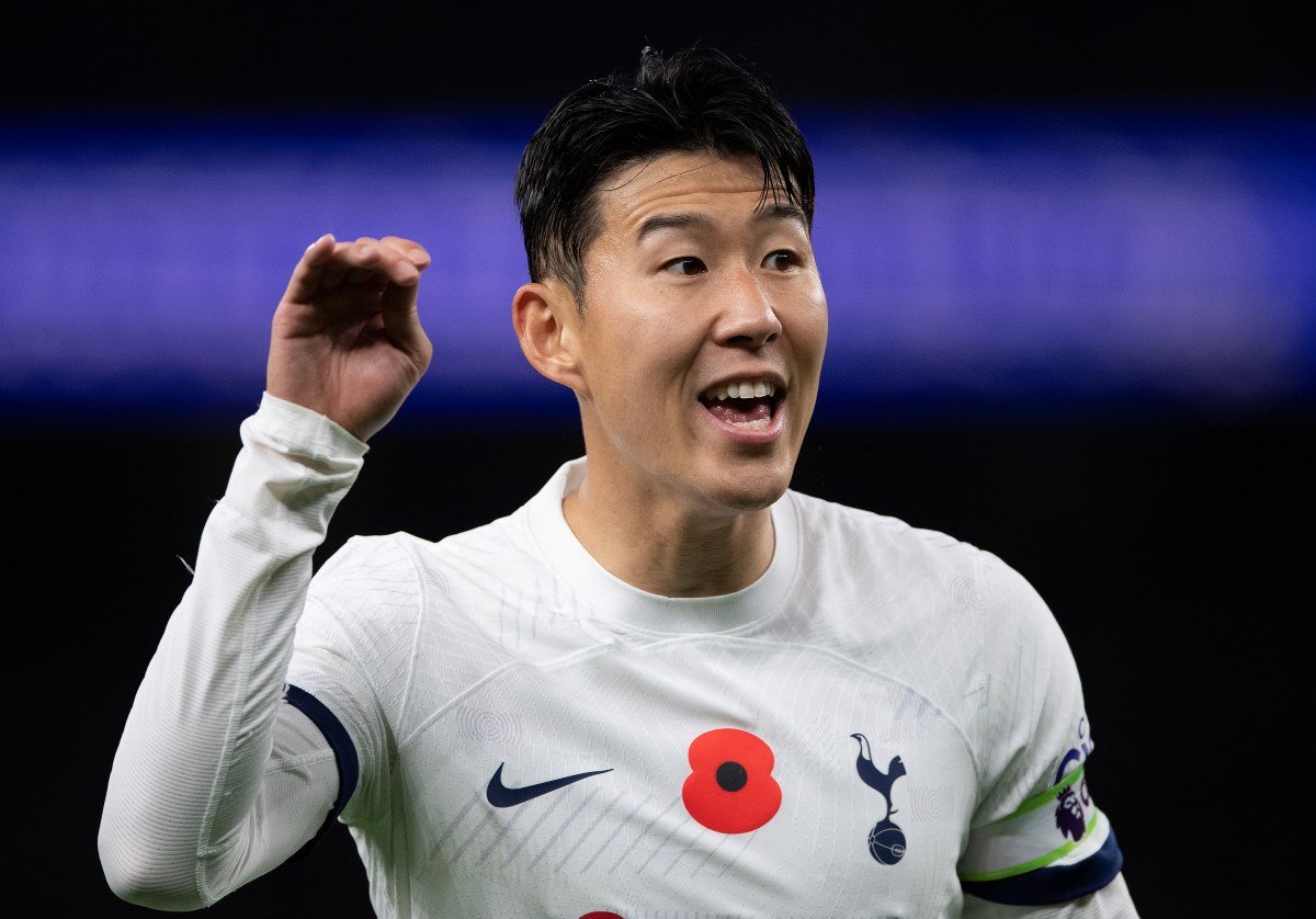 Son, do Tottenham, é o primeiro coreano artilheiro da Premier