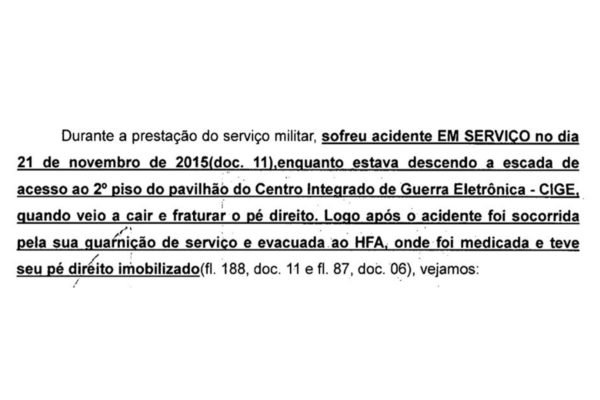 Imagem em preto e branco com texto de processo judicial