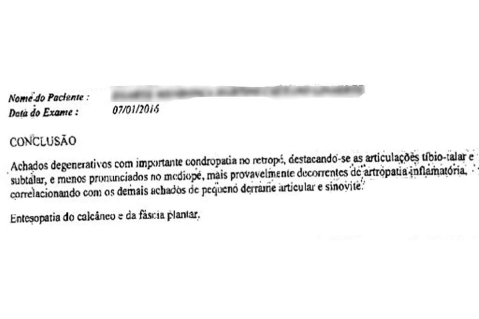 Imagem em preto e branco com texto de documento judicial