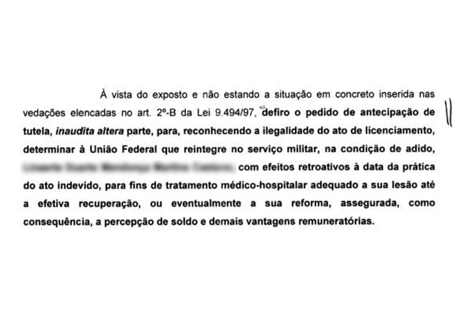 Imagem em preto e branco com texto de documento judicial