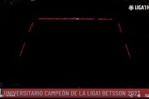 Vídeo: time peruano faz apagão em estádio após título do rival