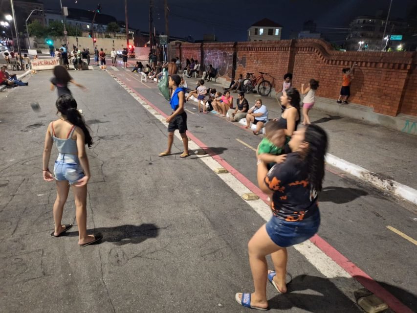 Vídeo: usuários da Cracolândia invadem a Estação da Luz, no centro