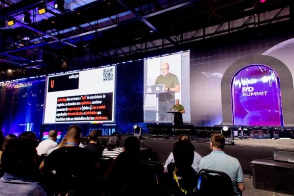 RD Summit: IA terá impacto maior que a chegada da internet