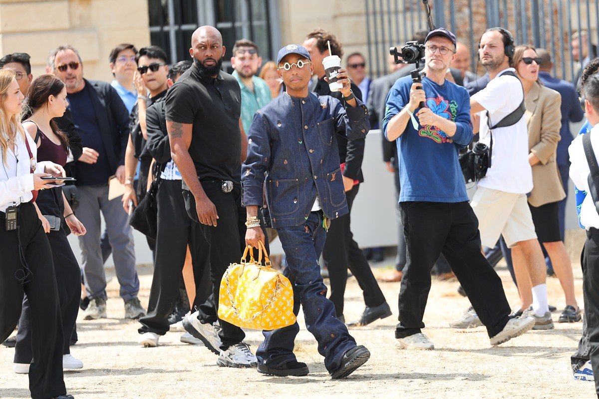 Maisa comparece no desfile Louis Vuitton em São Paulo