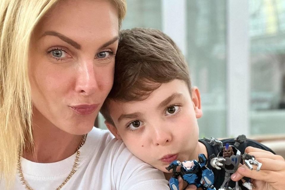 Ana Hickmann e o filho Alezinho - Foto: Instagram