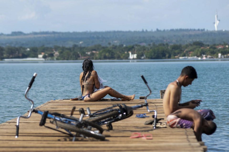 Após dia mais quente do ano, máxima de 34°C pode se repetir no DF