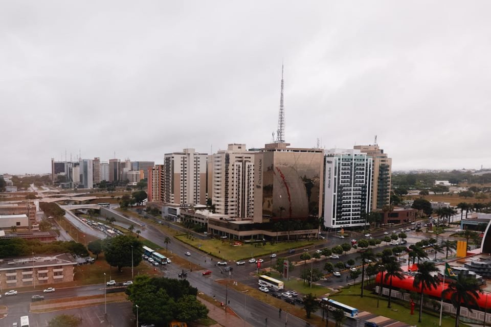 Após semana de calor intenso, DF registra chuva
