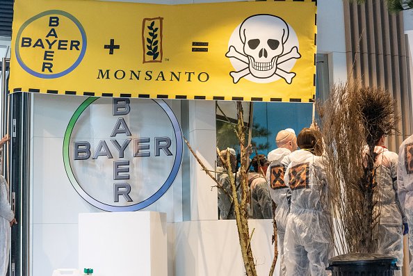 Imagem colorida de manifestação contra agrotoxico da Bayer - Metrópoles