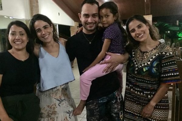 parte da família Camargo, Camilla, Wanessa e Wesley com a esposa e filha - Metrópoles