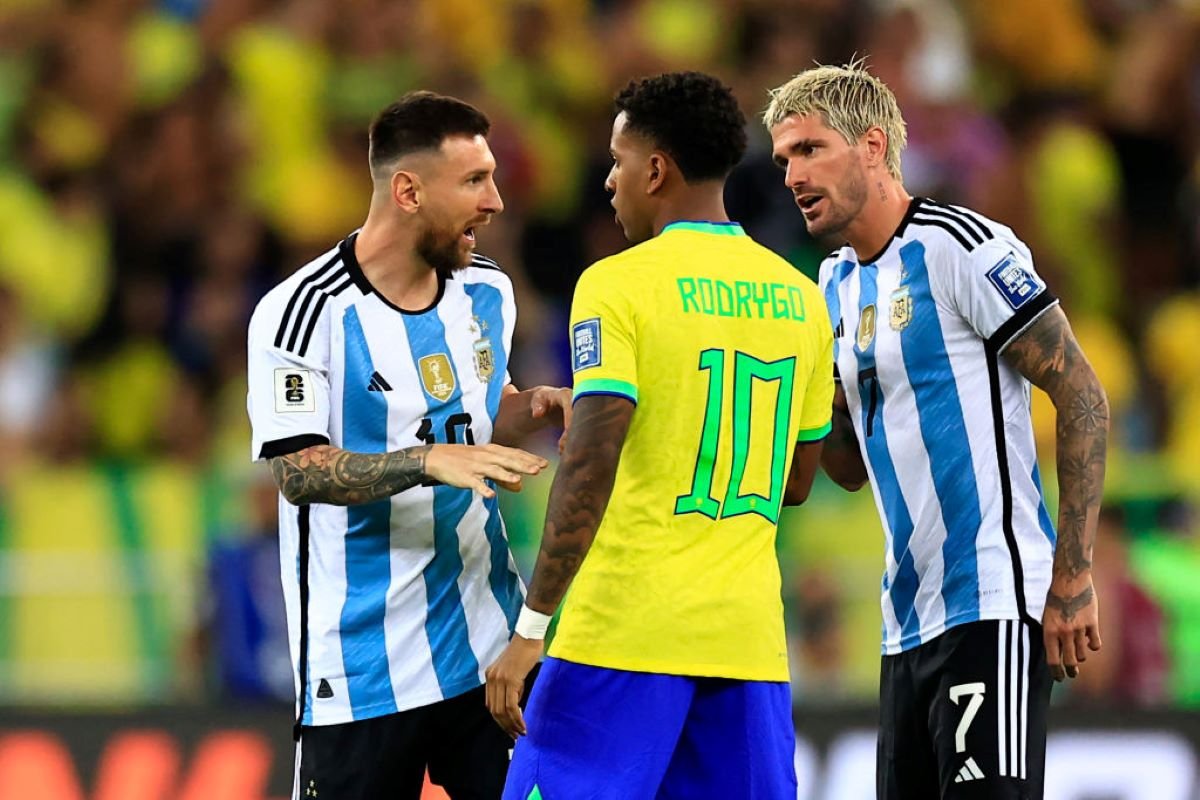 Argentina vence Brasil no Maracanã e fecha 2023 na liderança das