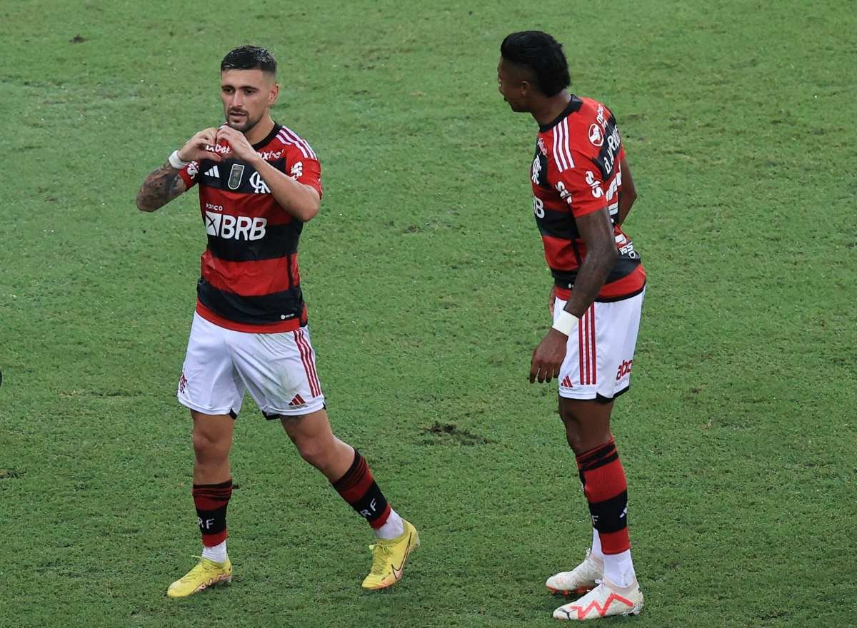 Flamengo bate o Bragantino antes de jogo com América-MG em