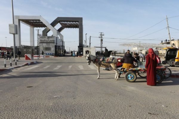 Imagem colorida mostra Visão geral do ponto de passagem de Rafah, onde a troca de prisioneiros entre Hamas e Israel e a ajuda humanitária acontecem - Metrópooles
