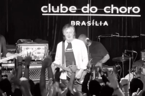 Foto de Paul McCartney em show no Clube do Choro - Metrópoles
