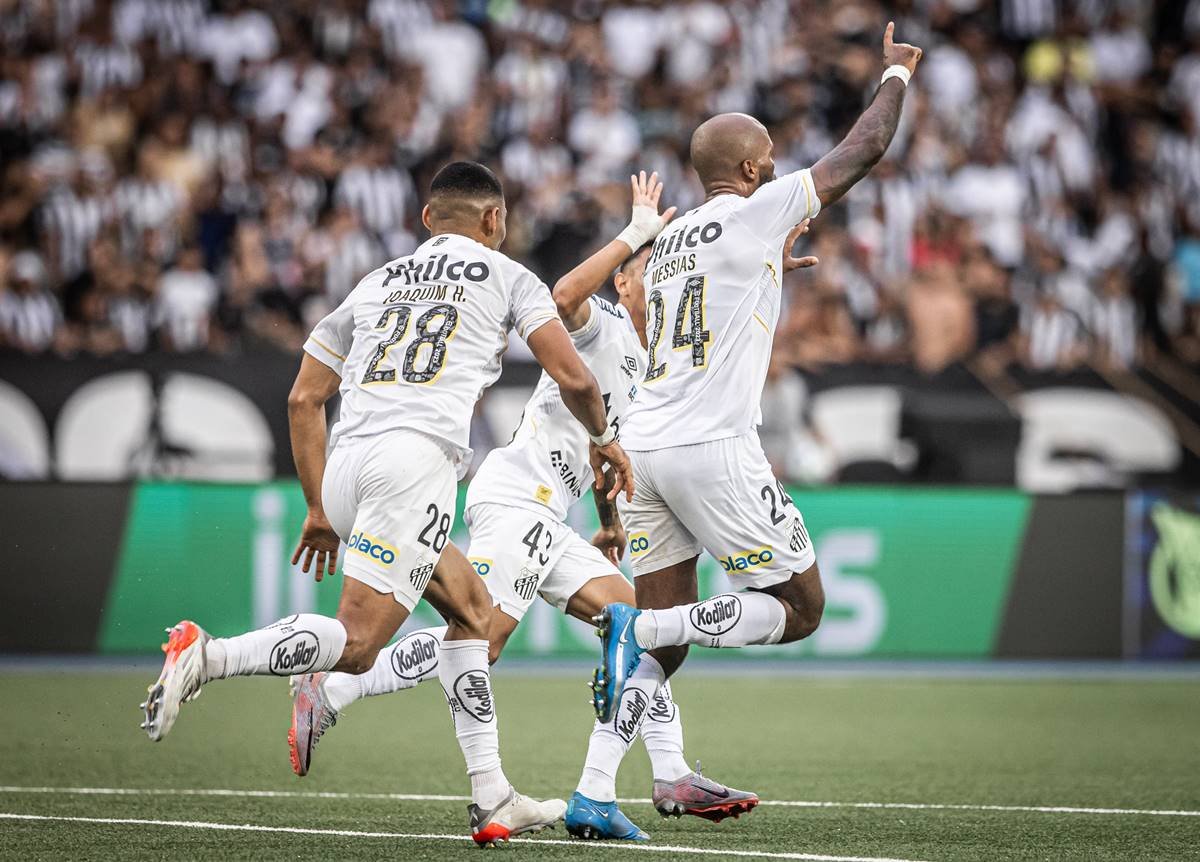 Santos busca empate contra o Corinthians no fim em clássico de