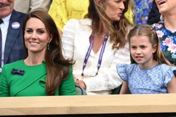 Kate vê preocupação aumentar à medida que princesa Charlotte cresce