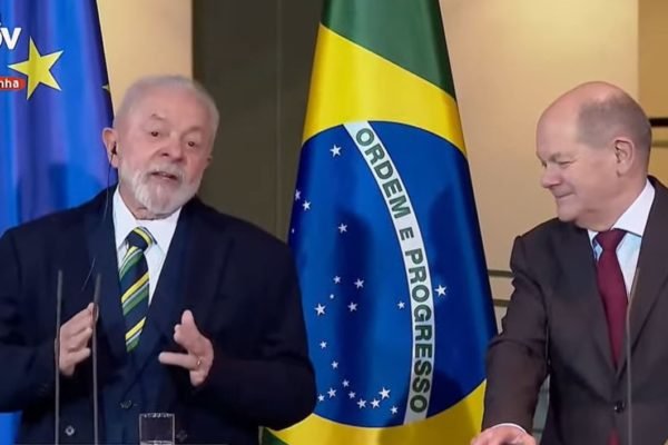 Lula diz que não desistirá do acordo entre Mercosul e União