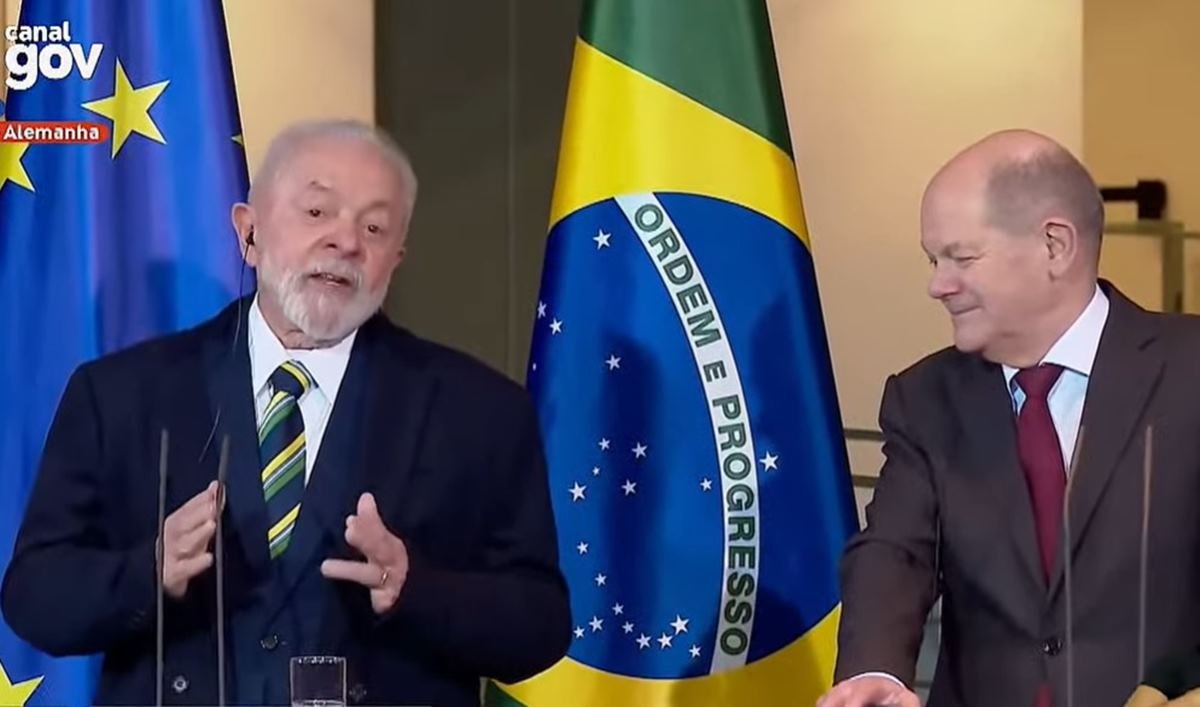 Imagem colorida de Lula e chancler alemão Olaf Scholz