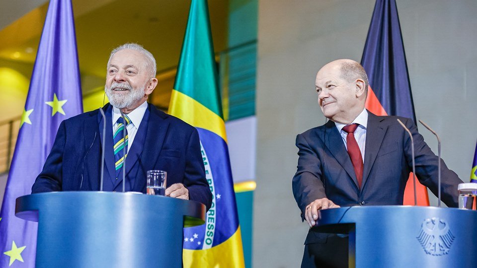 Imagem colorida mostra o presidente Lula com o chanceler Olaf Scholz, da Alemanha - Metrópoles