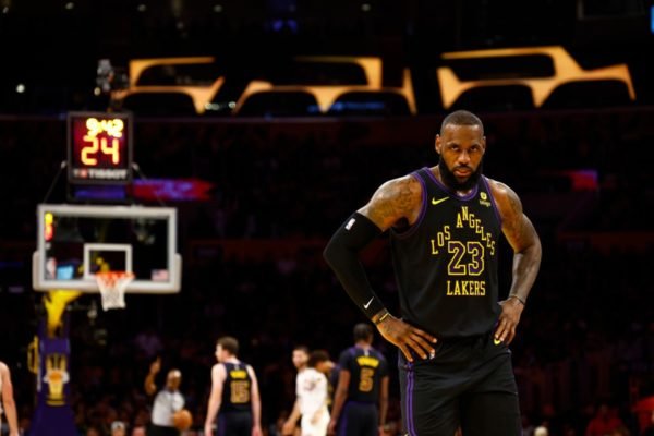 LeBron x Curry; saiba onde assistir ao jogo um do confronto Lakers