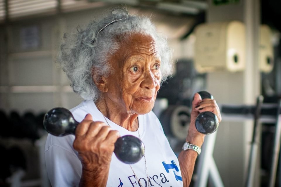 Rata de academia: conheça a rotina de uma malhadora de 93 anos