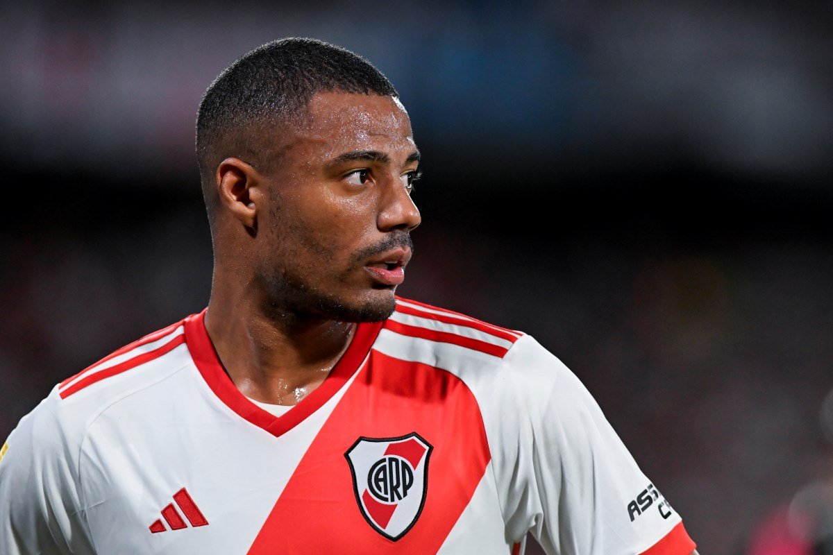 Vídeo: reforço para 2024, De La Cruz aparece com camisa do Flamengo