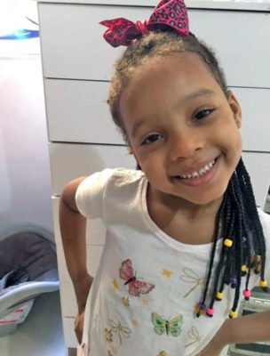 Na foto, menina de 8 anos morta pelo pai