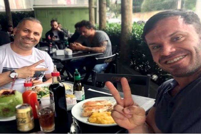 RENATO CARIANI E FABIO SPINOLA EM FOTO IDENTIFICADA PELA PF - METRÓPOLES