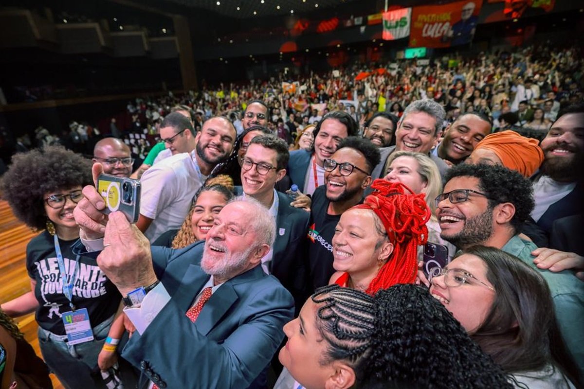 Foto colorida do presidente Lula na 4ª Conferência Nacional de Juventude - Metrópoles