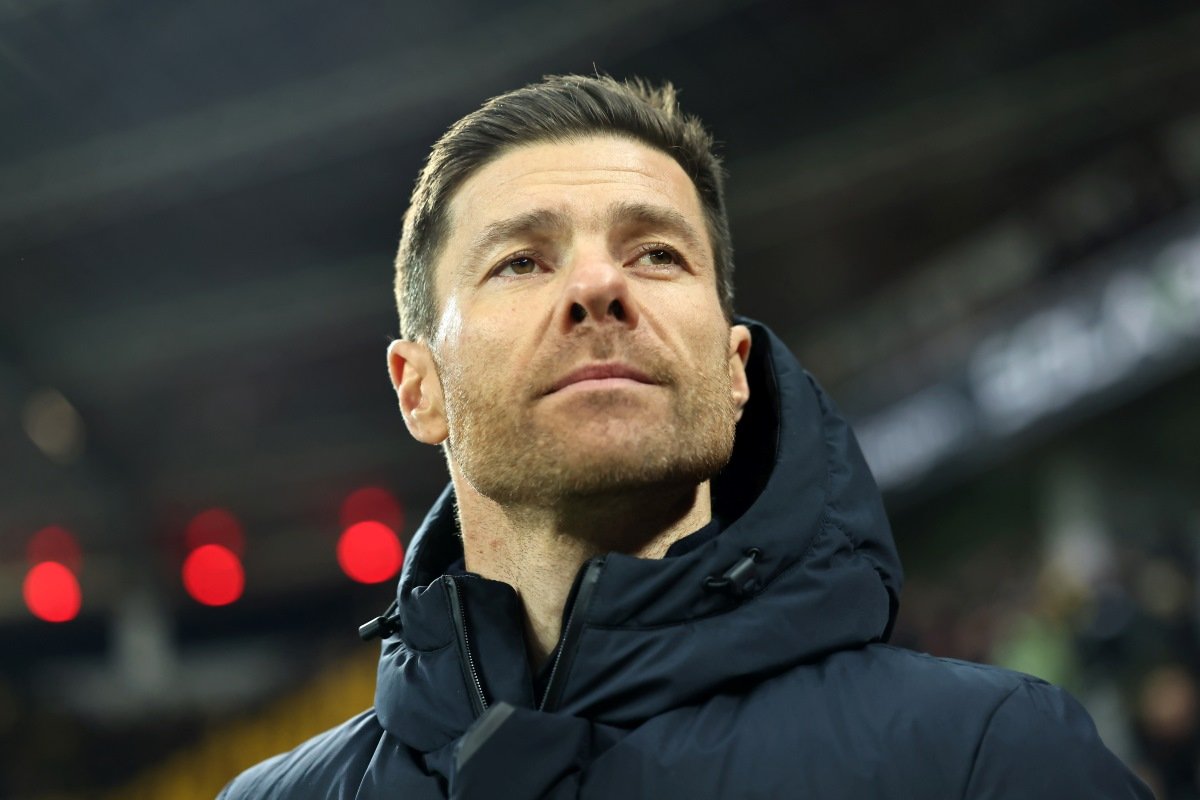 Xabi Alonso encerra novela e diz que permanece no comando do Bayer ...