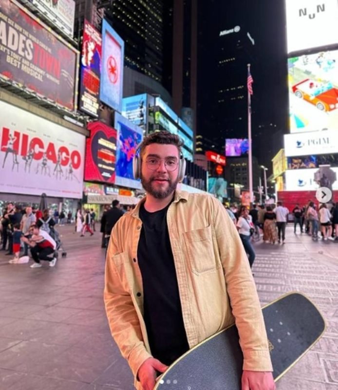 Vídeo: influenciador explica sumiço das redes sociais e expõe agressão ...